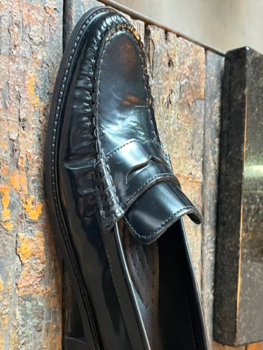 G.H. Bass Black Leather Penny Loafer, with a 1.5 block heel, 8M. - Picture 5 of 12